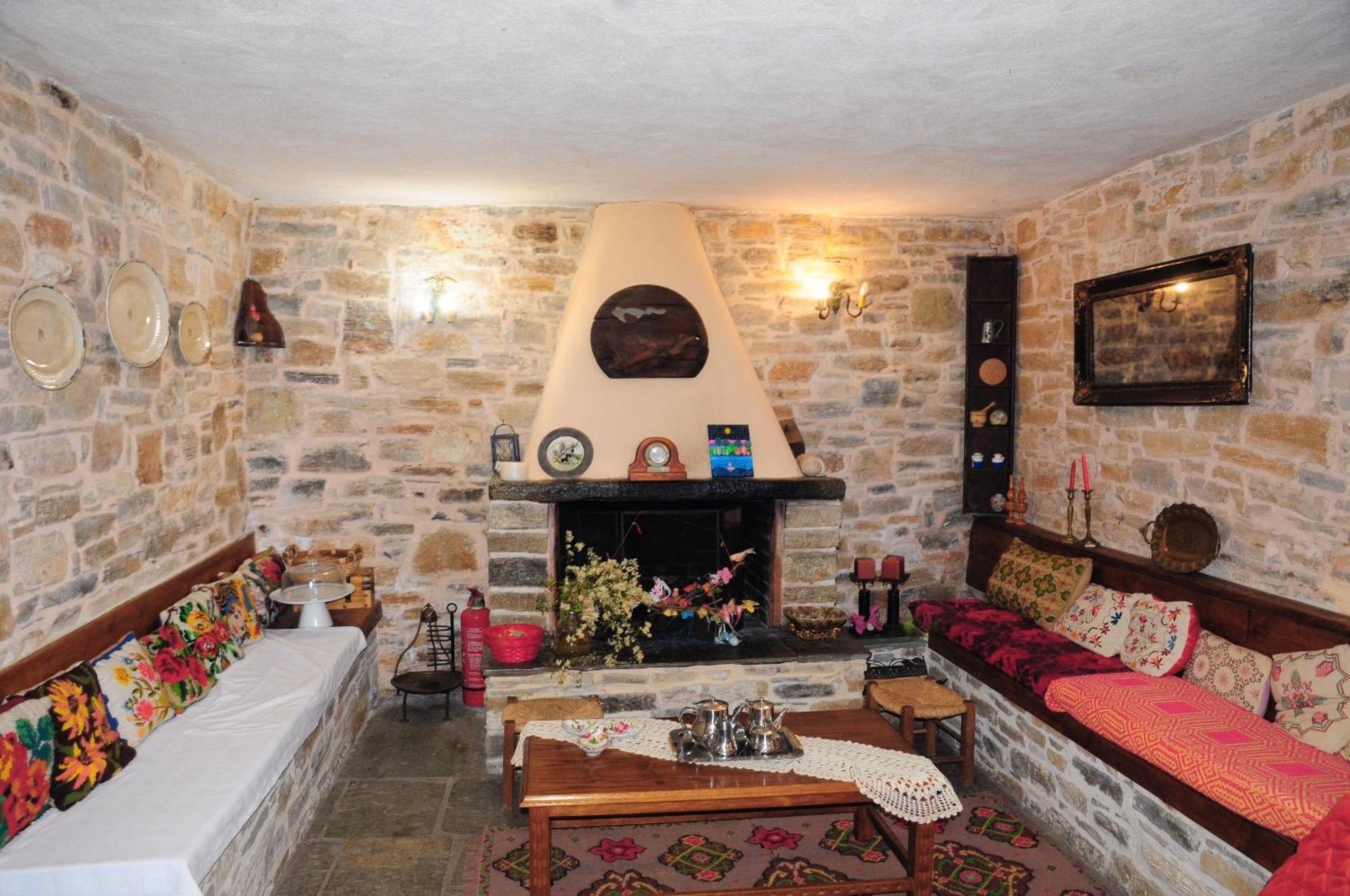 Archontiko Parisis Hotel Lafkos Luaran gambar