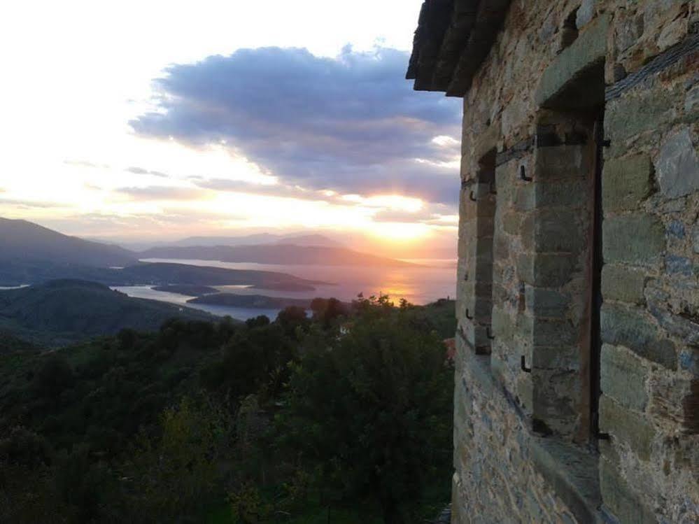 Archontiko Parisis Hotel Lafkos Luaran gambar